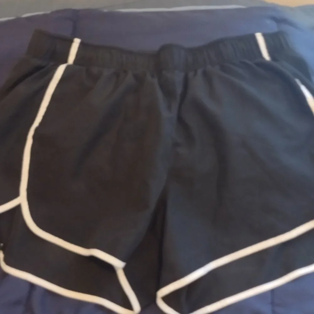 Clothes - Picture 12 of 16